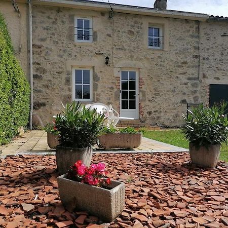 Gite La Bessonniere Saint-Michel-Mont-Mercure Exterior foto